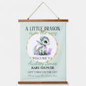小さなドラゴンがやってくる 吊り下げ型タペストリー (正面)
