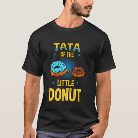 小さなドーナツの性別のTataは赤ちゃんシャワーを明らかにする Tシャツ (正面)