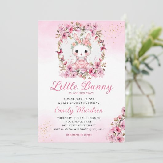 小さなバニーかわいいフローラピンクの赤ちゃんシャワー女の子 招待状 (スタンド正面)