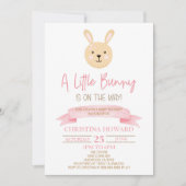 小さなバニーが行く!ピンク色の赤ちゃんシャワー 招待状 (正面)