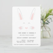 小さなバニーが誕生日の招待状を持っている! 招待状 (スタンド正面)