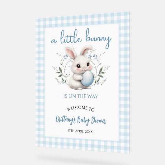 小さなバニーの青い男の子の赤ちゃんシャワーへようこそ アクリルサイン (傾斜)