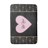 小さなバラと黒いハートに優しいピンク色ストライプの バスマット (正面縦)