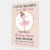 小さなバレリーナが赤ちゃんシャワーの途中にある アクリルサイン (傾斜)