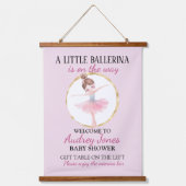 小さなバレリーナが赤ちゃんシャワーの途中にある 吊り下げ型タペストリー (正面)