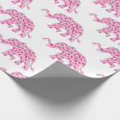 小さなピンクのゾウが可愛いハート ラッピングペーパー (角)