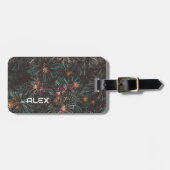 小さなピンクの花を持つ針状の葉 ラゲッジタグ (正面横)