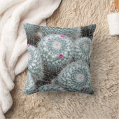 小さなピンクの花サボテンの植物 クッション (ブランケット)