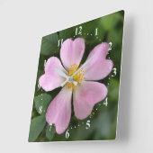 小さなピンクの花 スクエア壁時計 (傾斜)