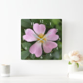 小さなピンクの花 スクエア壁時計 (ホーム)