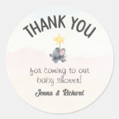 小さなピーナッツが赤ちゃんシャワーの途中にある ラウンドシール (正面)