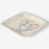 小さなピーナッツは、象の赤ちゃんシャワーの途中にある ペーパープレート (傾斜あり)