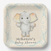 小さなピーナッツは、象の赤ちゃんシャワーの途中にある