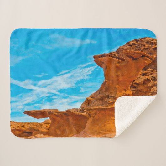 小さなフィンランドの赤い岩像 シェルパブランケット (正面(横))