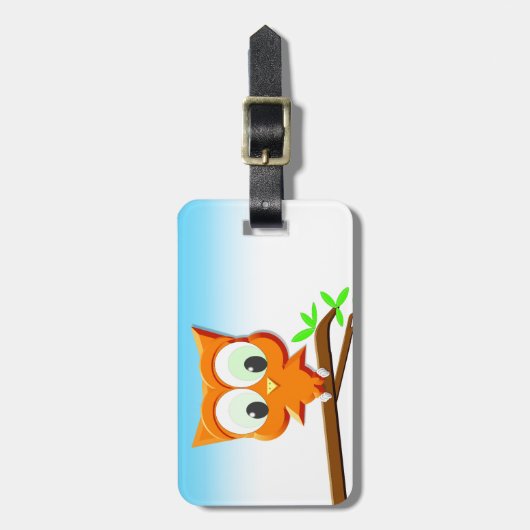 小さなフクロウが枝に ラゲッジタグ (正面縦)