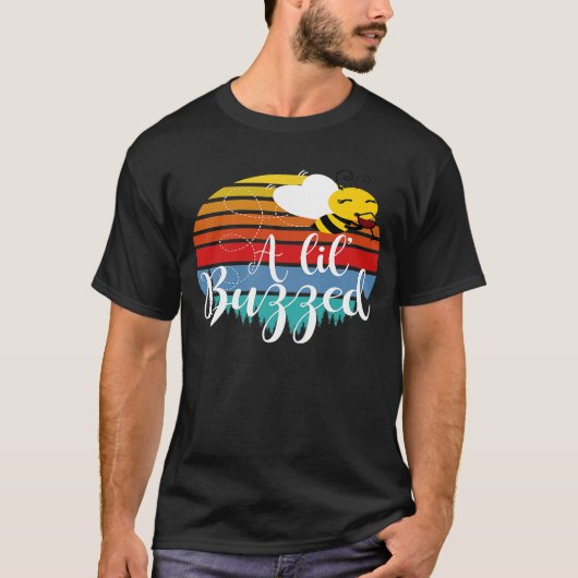 小さなブズブズしたビーワイン Tシャツ (正面)