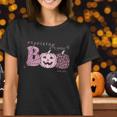 小さなブーのハロウィーンベビー発表を期待 Tシャツ