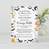 小さなブーはほとんどハロウィーンの赤ちゃんシャワー 招待状 (スタンド正面)