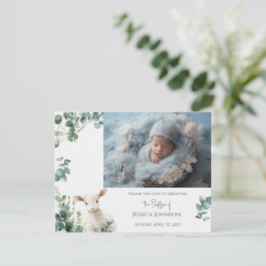 小さなベビー子羊とユーカリのバプテスマ サンキューカード (スタンド正面)