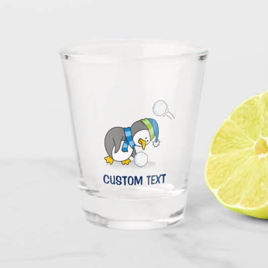 小さなペンギンが雪玉を手に入れる ショットグラス (正面)