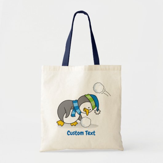 小さなペンギンが雪玉を手に入れる トートバッグ (正面)