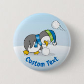 小さなペンギンが雪玉を手に入れる 缶バッジ (正面)