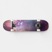 小さなマゼラン雲の中の若い星。 スケートボード (横)