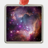 小さなマゼラン雲の中の若い星。 メタルオーナメント (正面)