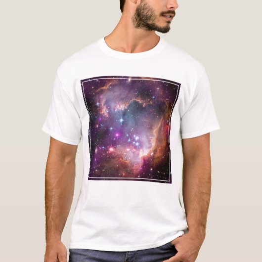 小さなマゼラン雲の中の若い星。 Tシャツ (正面)