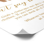 小さなメリークリスマスの服はベビーを言わない ポスター (角)