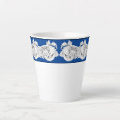 小さなラテマグカップ上の大理石テンドリル カフェラテマグ (正面)