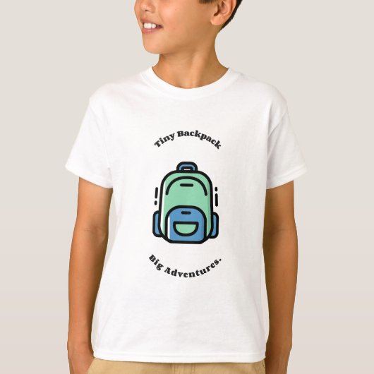 小さなリュックで大きな冒険 子供Tシャツ Tシャツ (正面)