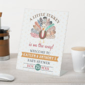 小さな七面鳥が行く途中だ！感謝祭の赤ちゃんシャワー 台座サイン (インサイチュ)