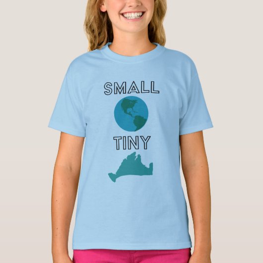 小さな世界、小さな島の女の子T型 Tシャツ (正面)