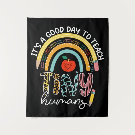 小さな人間にとって良い日だ教えよ。2/2ではない タペストリー (正面)