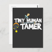 小さな人間のテイマー - ユニークなデイケアの先生またはママ ポストカード (正面/裏面)