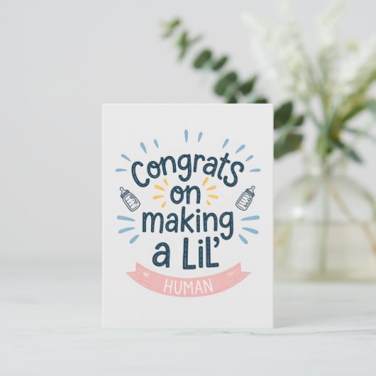 小さな人間の誕生おめでとう（妊娠おめでとう） ポストカード (スタンド正面)