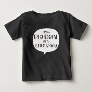 小さな体に大きな存在感!面白いデザイン ベビーTシャツ