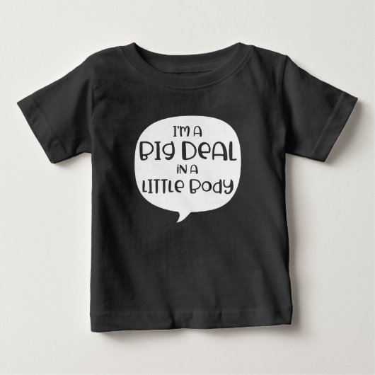 小さな体に大きな存在感！面白いデザイン ベビーTシャツ (正面)