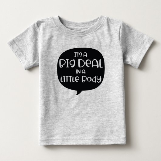 小さな体に大きな存在感 面白いデザイン ベビーTシャツ (正面)