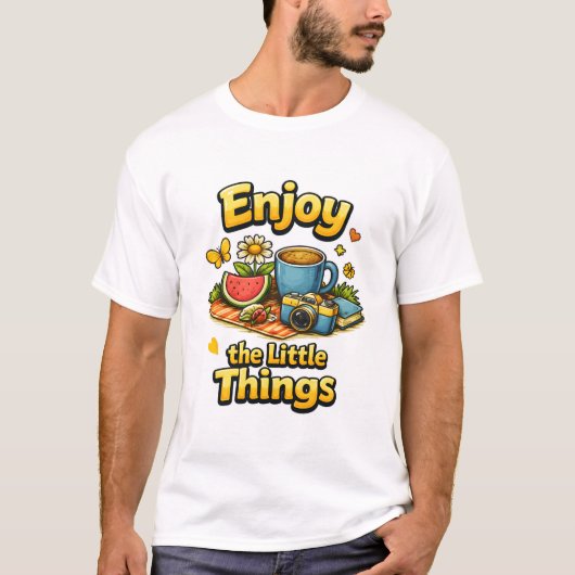 小さな喜びを楽しむ コージーピクニックイラスト Tシャツ (正面)