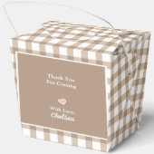 小さな団子が赤ちゃんシャワーの途中にある フェイバーボックス (裏面)