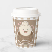 小さな団子が赤ちゃんシャワーの途中にある 紙コップ (正面)
