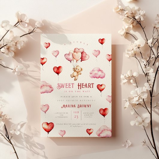 小さな天使がベビーシャワーの道を歩いてる 招待状