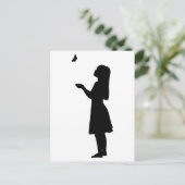 小さな女の子および蝶シルエットの子供の自然 ポストカード (スタンド正面)