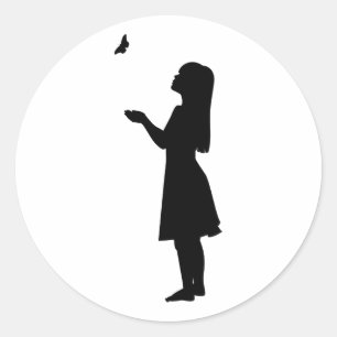 小さな女の子および蝶シルエットの子供の自然 ラウンドシール