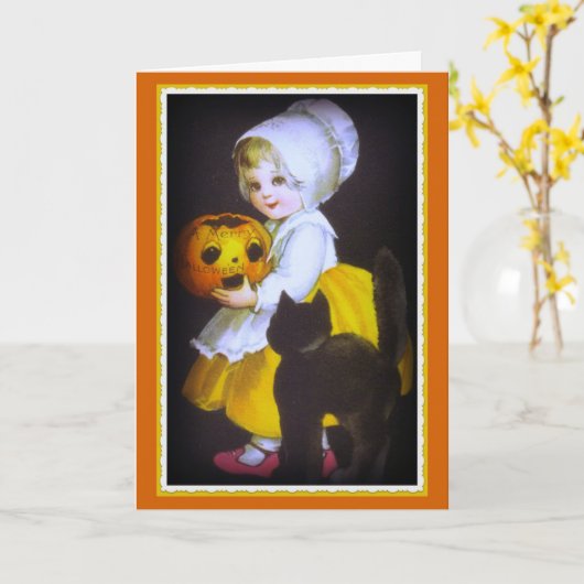 小さな女の子および黒猫のヴィンテージのハロウィンカード カード (黄色い花)