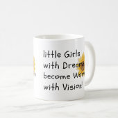 小さな女の子が強い女性マグカップになる コーヒーマグカップ (正面右)