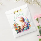 小さな女の子と子猫 |水彩赤ちゃんシャワー フェイバーバッグ (封をした状態)