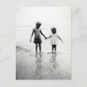 小さな女の子と少年が手のポストカードを持つ ポストカード (正面)